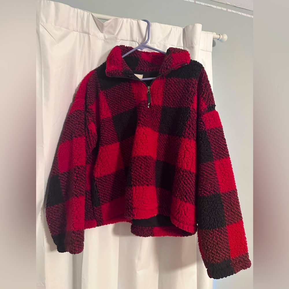women’s black and white long sleeve Cozy Thread+Supply Plaid Sweater